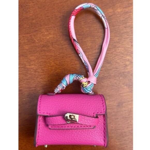 New mini bag charm w/ functional lock closure - Picture 10 of 11